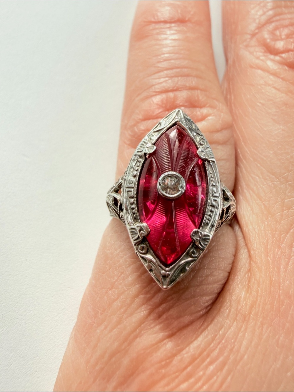 Antique Edwardian Pink-Red Sunburst Glass Filigree Marquise Ring - Picture 3 of 13